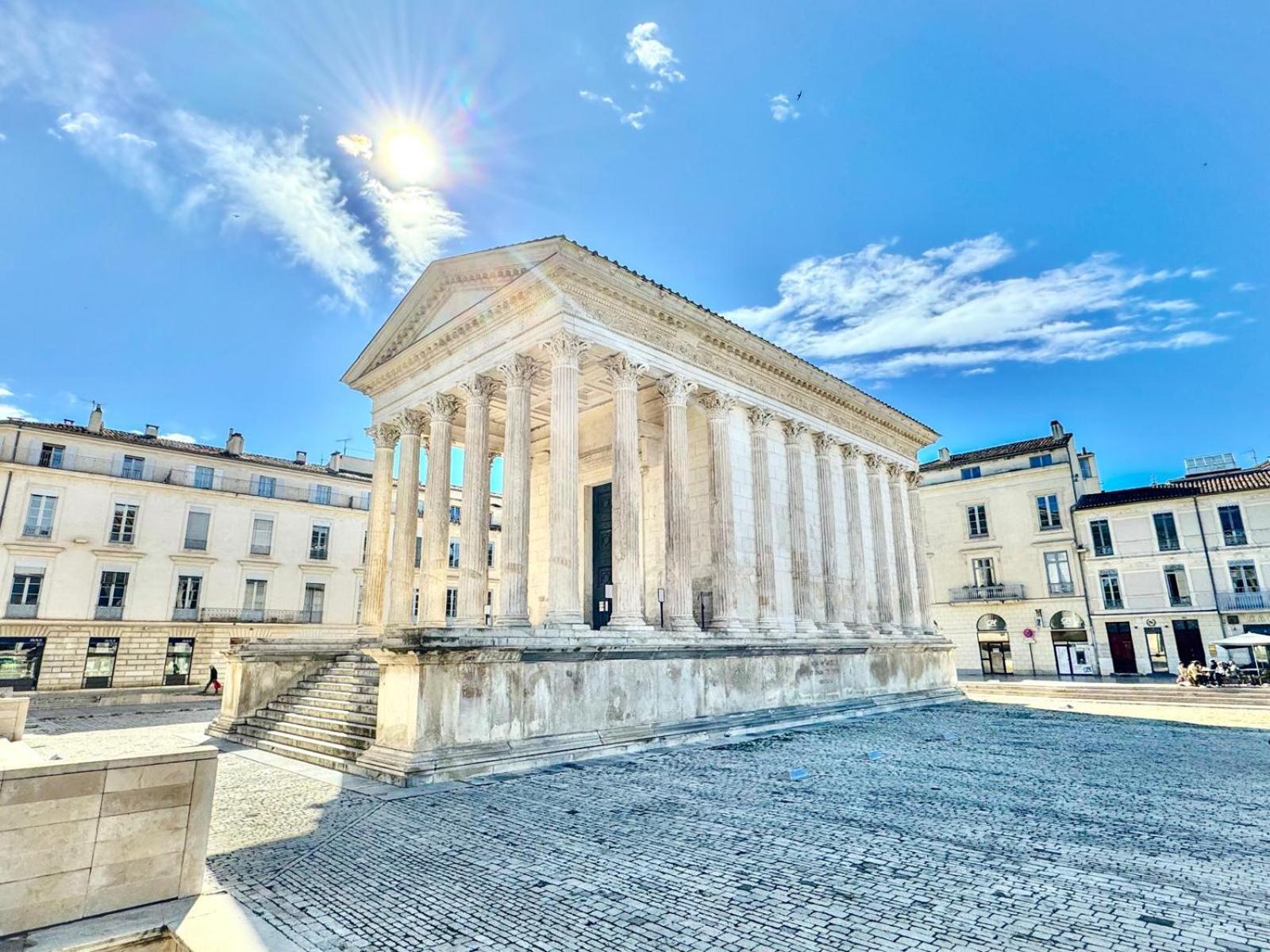 Au Coeur Du Centre Historique - Immeuble Classe - Terrasse - Climatise Nimes Ngoại thất bức ảnh