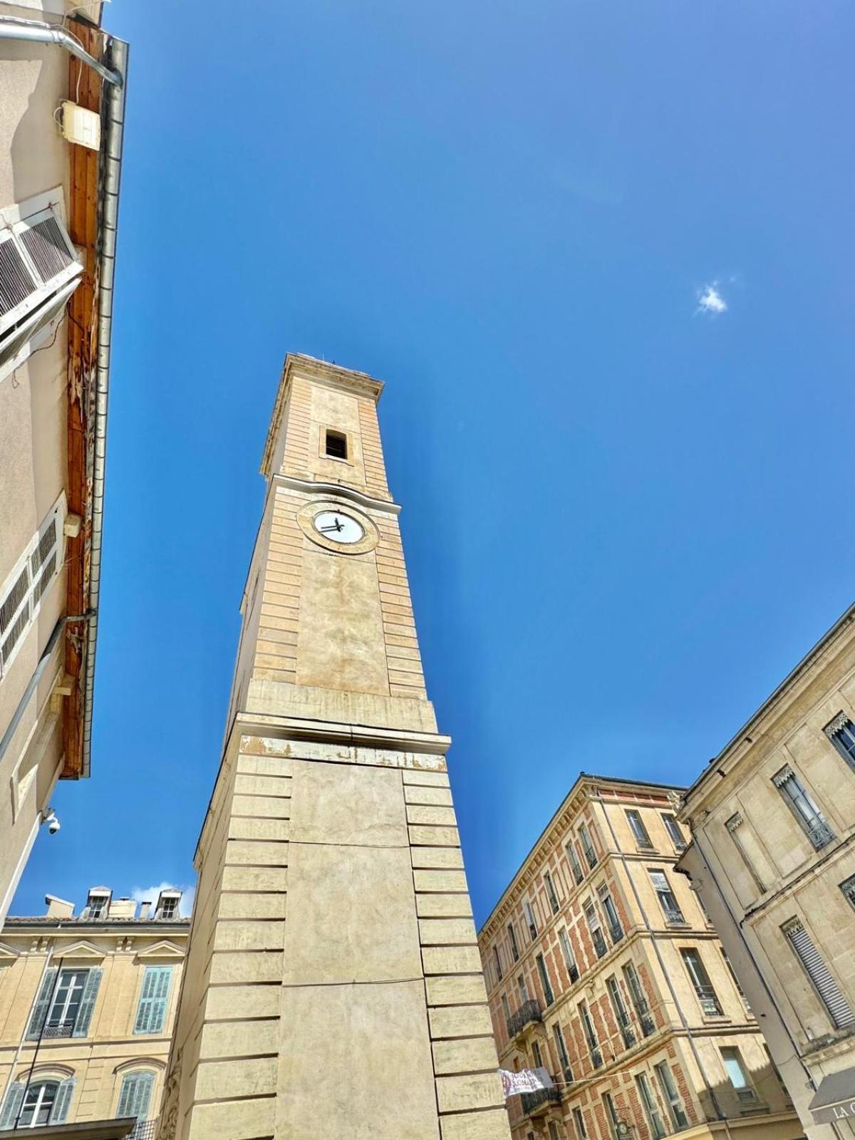 Au Coeur Du Centre Historique - Immeuble Classe - Terrasse - Climatise Nimes Ngoại thất bức ảnh
