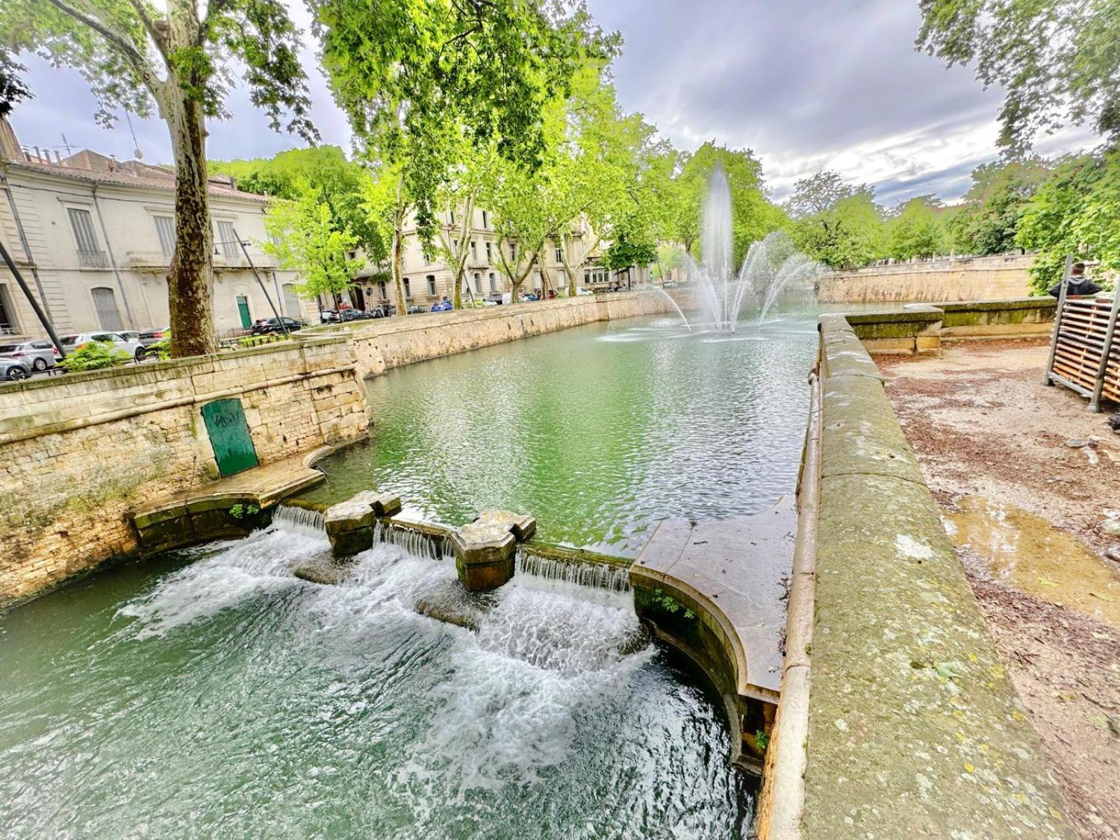 Au Coeur Du Centre Historique - Immeuble Classe - Terrasse - Climatise Nimes Ngoại thất bức ảnh